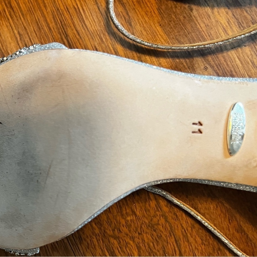 Badgley Mischka
Collection
Jen Ankle Strap Sandal - Picture 9 of 13